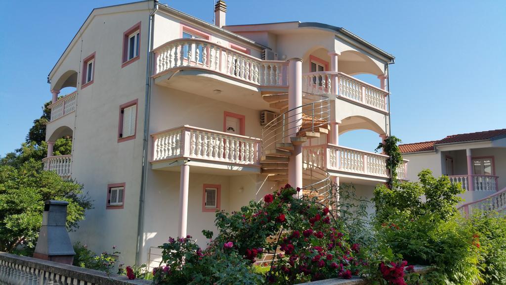 Gardenia Apartments Pakoštane Zewnętrze zdjęcie